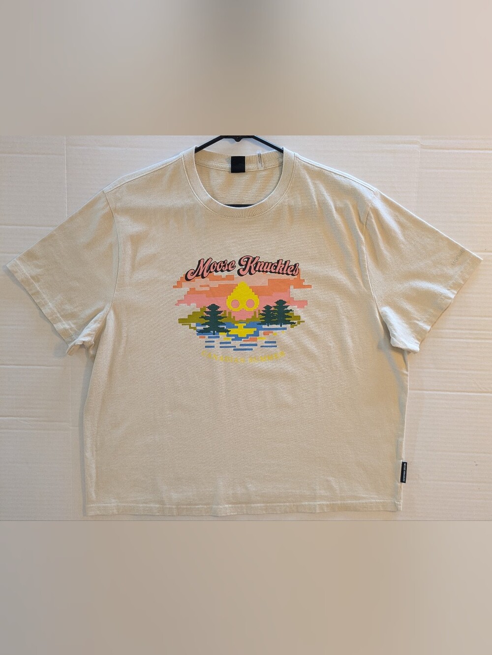 Moose Knuckles Women's Cream Graphic T-Shirt- XL (NWOT)